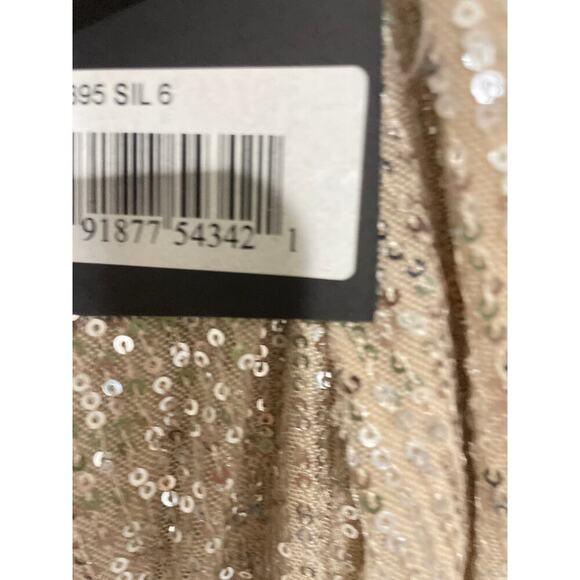 Mac Duggal Mac Duggal Wm's Sequined Silver Faux Wrap Long Sleeve Gown Sz 6 NWT - Picture 7 of 11